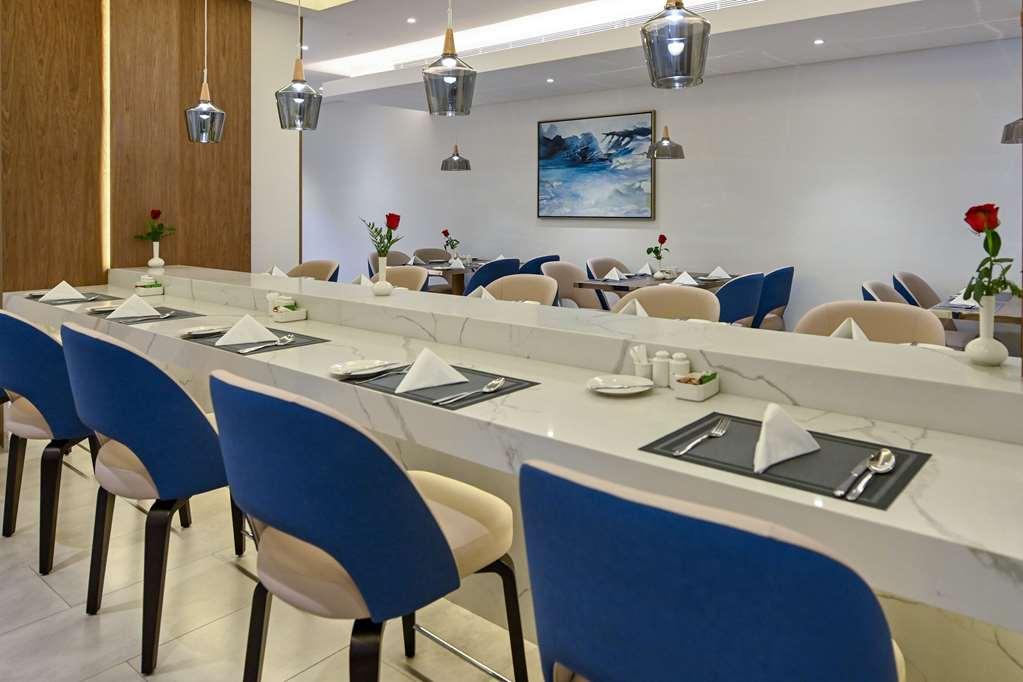 Comfort Hotel Jeddah King Road Restaurant foto