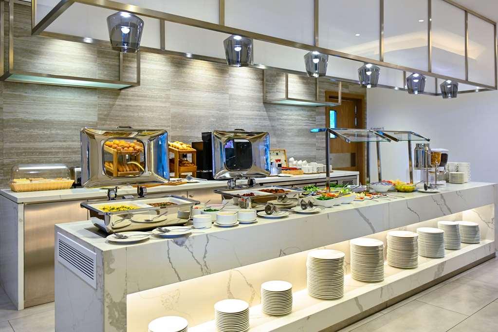 Comfort Hotel Jeddah King Road Restaurant foto